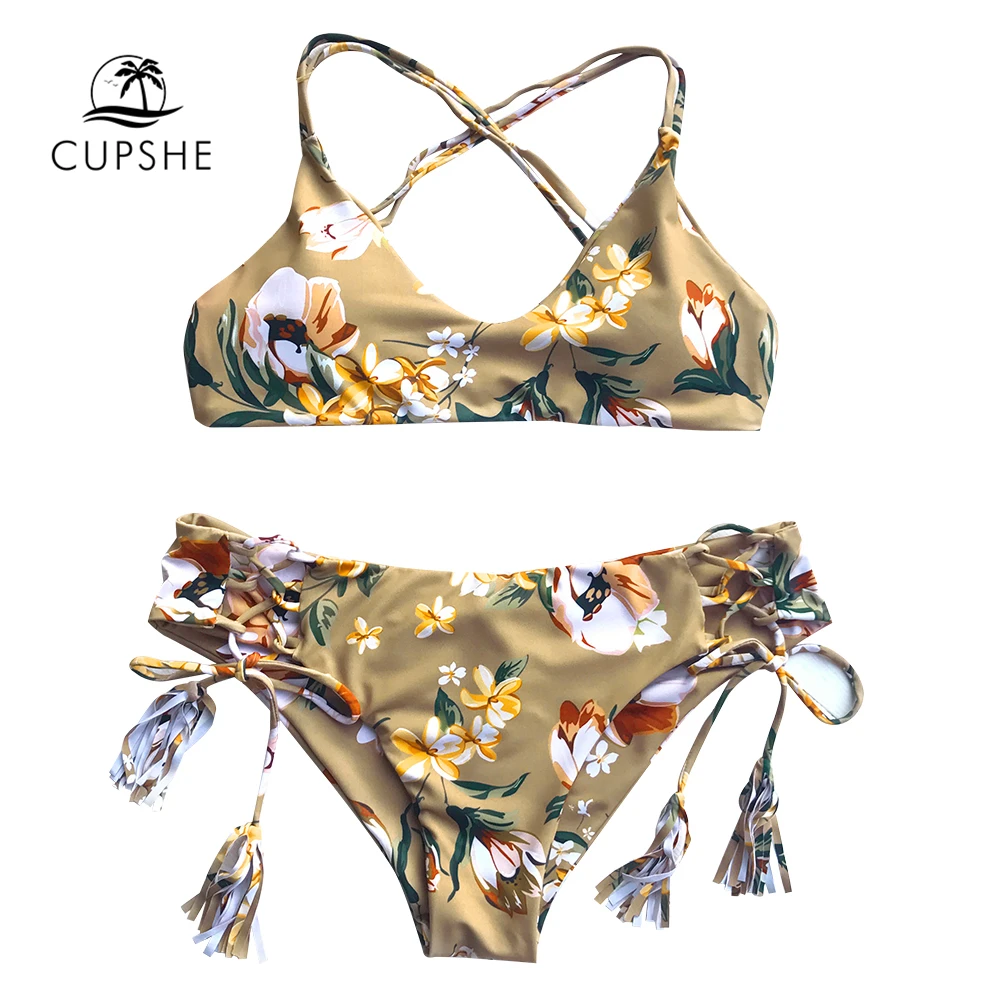 Billig CUPSHE Goldene Strand Flora Print Bikini Set Frauen Dreieck Quaste Halter Tanga Bikini Bademode 2018 Mädchen Badeanzug Badeanzüge