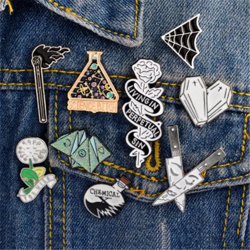 

WKOUD Fashion Explosion Hot Sale Origami Game Heart Science Chemistry Spider Web Rose Dandelion Dagger Match Alloy Brooch Shirt