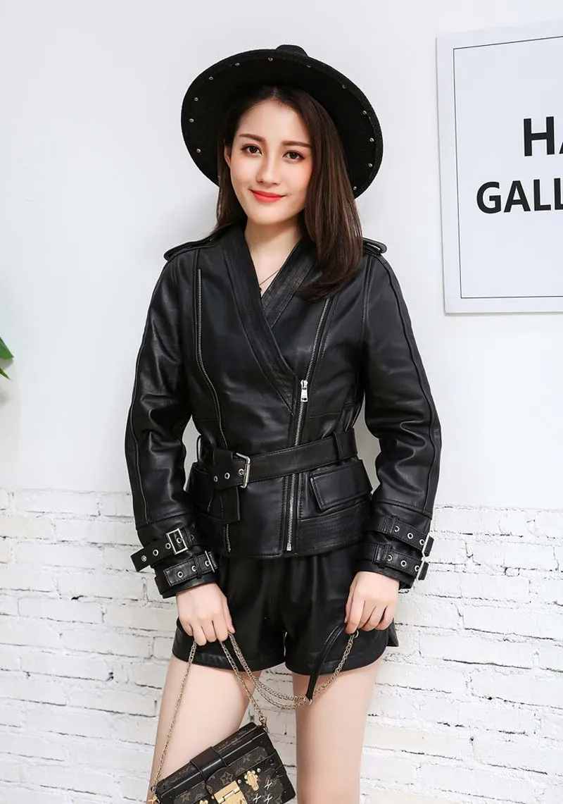 YNZZU модная черная женская кожаная куртка на молнии с v-образным вырезом и длинным рукавом с поясом короткая женская куртка из полиуретана элегантная тонкая верхняя одежда YO833