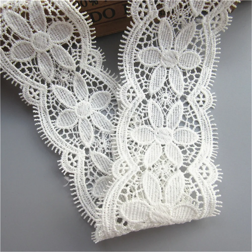 Вышитая кружевная аппликация для рукоделия 2 метра белая цвет слоновой