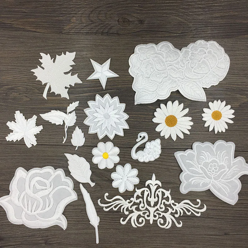 

White Flower Embroidery Patches Iron on for Clothing clothes Applique Embroidered Parches Diy Accessory Han Noble