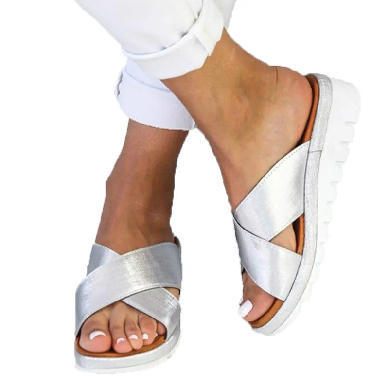

2019 summer new style simple and simple solid color slippers women comfortable wild wave pattern casual beach slippers