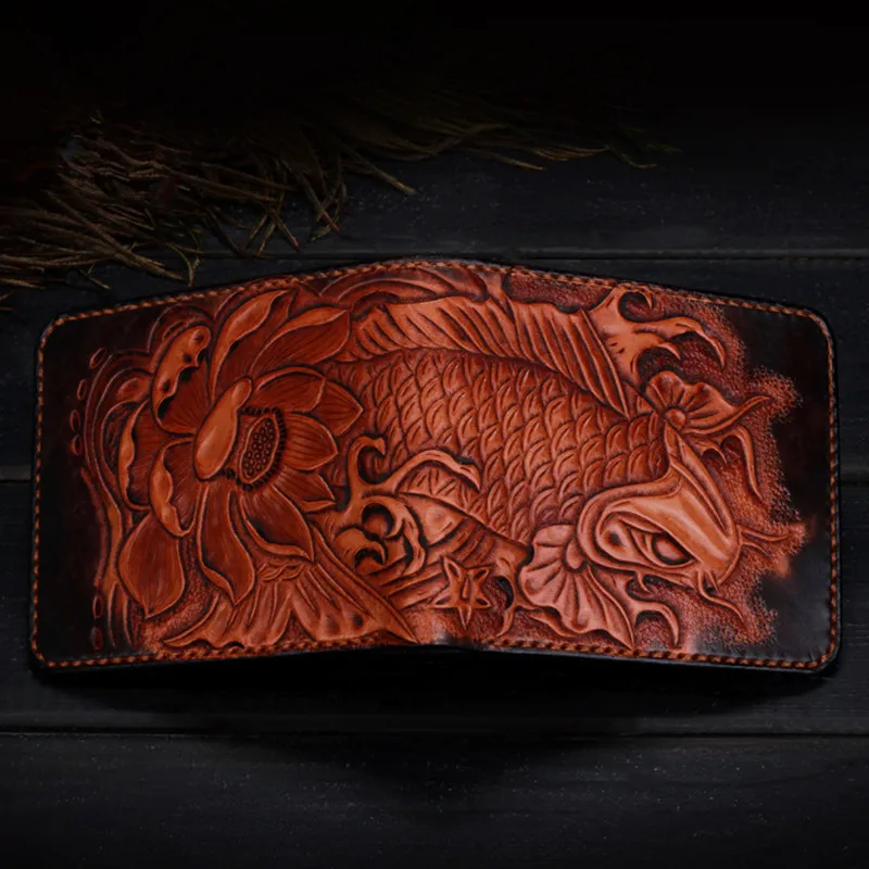 

Hand Engraving Short Cow Leather Hand Carved Carp Wallets Purses Men Clutch Vegetable Tanned Leather Wallet Card Holder Gift