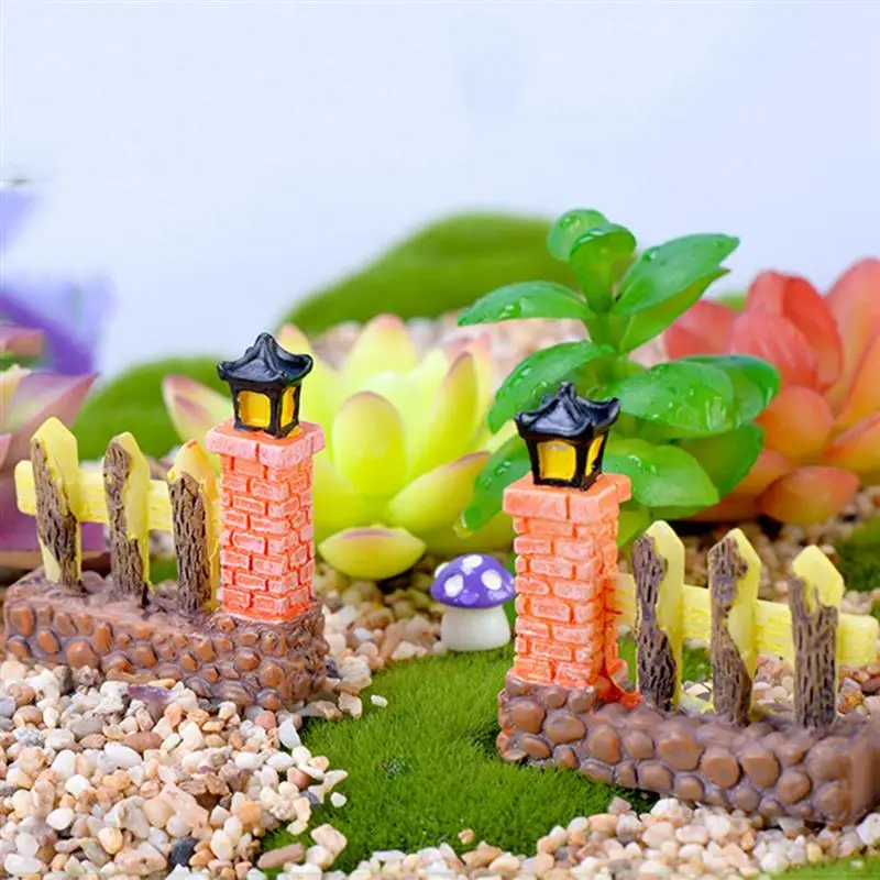 

1pc Mini Resin Fence Craft Garden Micro Figurines Tiny Garden Ornaments Bonsai Home Decoration For Fairy World Random