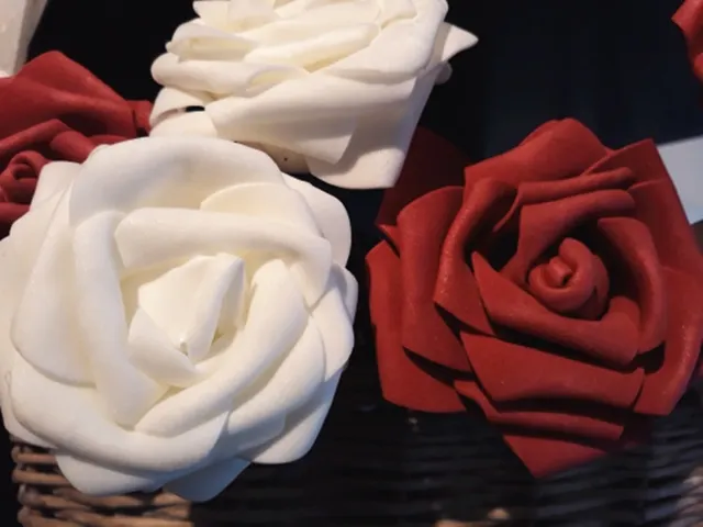 10 głowic 8CM Pretty Charming sztuczne kwiaty PE pianka Róża Kwiaty Panna Młoda bukiet Home dekoracje ślubne Scrapbooking DIY materiały eksploatacyjne tanie i dobre opinie Ślub Z Rose DA009 Kwiat oddział 10 głowic 8CM Pretty Charming sztuczne kwiaty PE pianka Róża Kwiaty Panna Młoda bukiet Home dekoracje ślubne Scrapbooking DIY materiały eksploatacyjne tanie i dobre opinie Ślub Z Rose DA009 Kwiat oddział