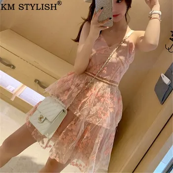 

2019SP Summer Lady's New Fresh Mesh Embroidery Flower Beach Resort Dress Stitching Layer V-NECK Mini Spaghetti Strap Cake Dress