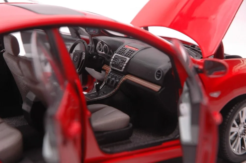 1:18 литья под давлением модель для Mazda 6 Ruiyi красный Седан сплав игрушечный автомобиль миниатюрная коллекция подарок
