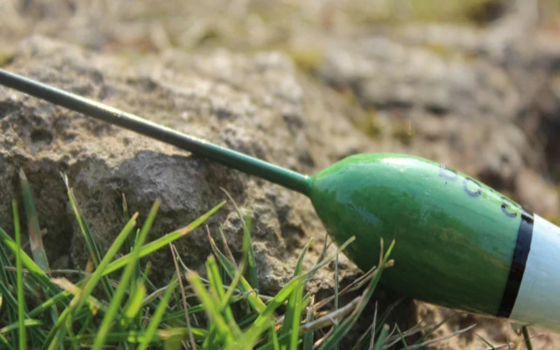 2.0g Green White wood float