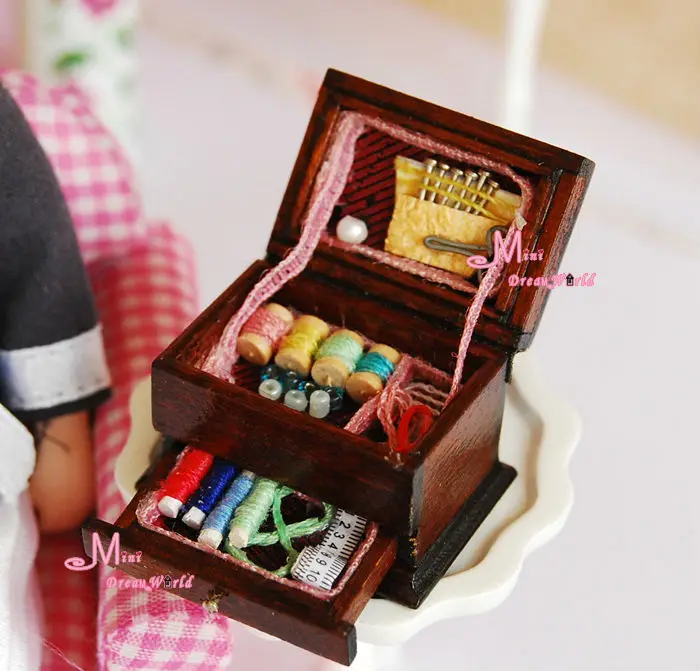 

Vintage Sewing Needlework Needle kit box 1:12 Dollhouse Miniature height 2.2CM