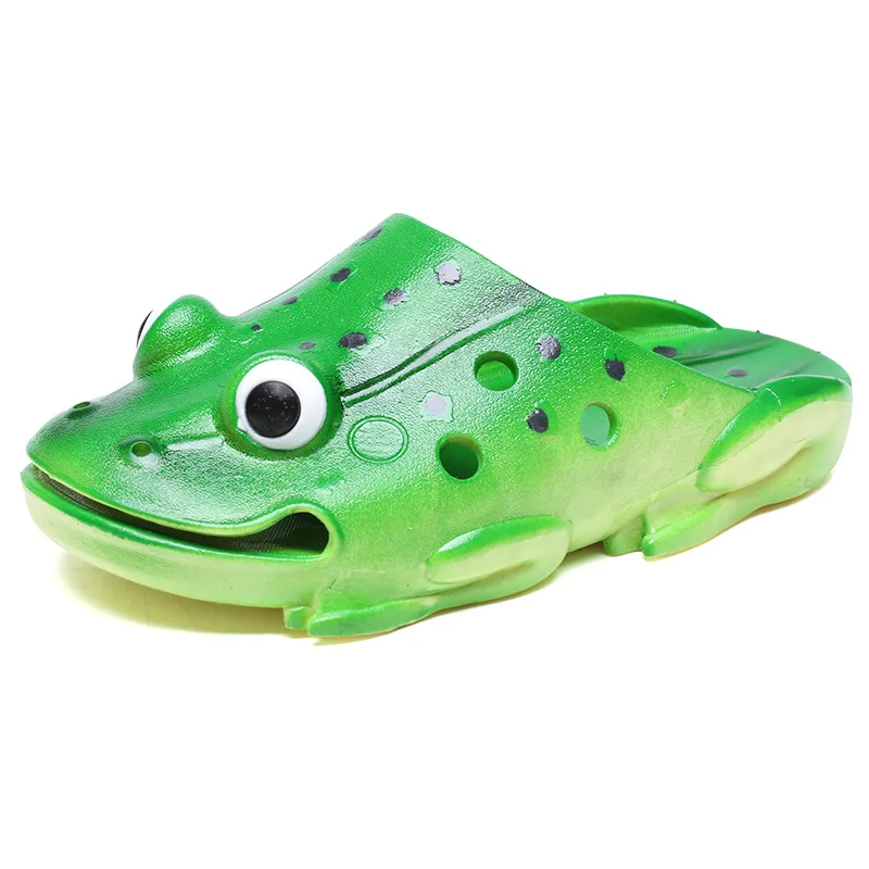 

New Summer Green frog modelling Men Slippers Flip Flops Sandals Lightweight Beach Slippers Personality Women Frog Shoes Slippers