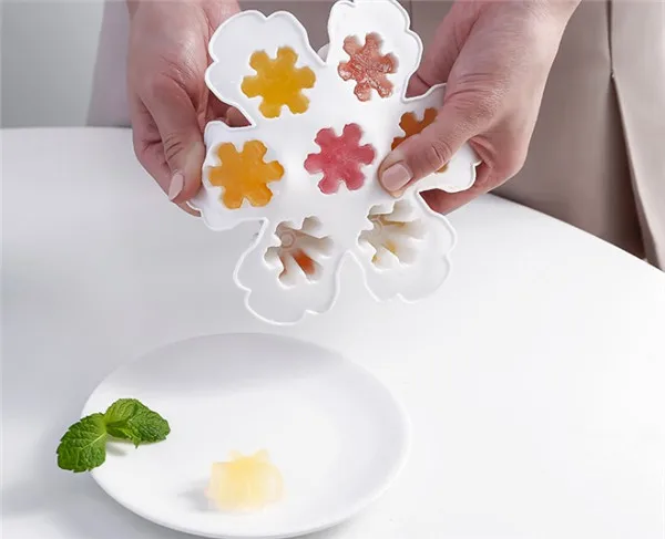 

Ice Maker snowflake Shape Tray Mold Cube Cocktails Silicone for Whiskey Tool