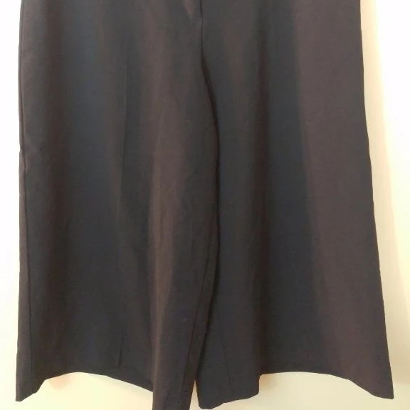 Pantology womens dress capris size 8 black New Gaucho New with tags
