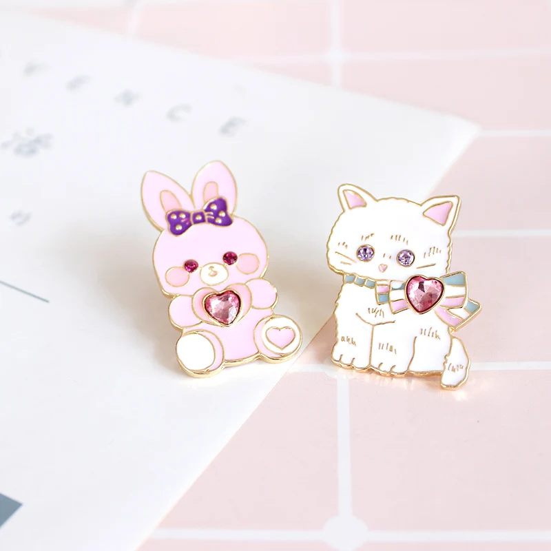 

New Free shipping Exciting enamel rabbit cat brooch pin
