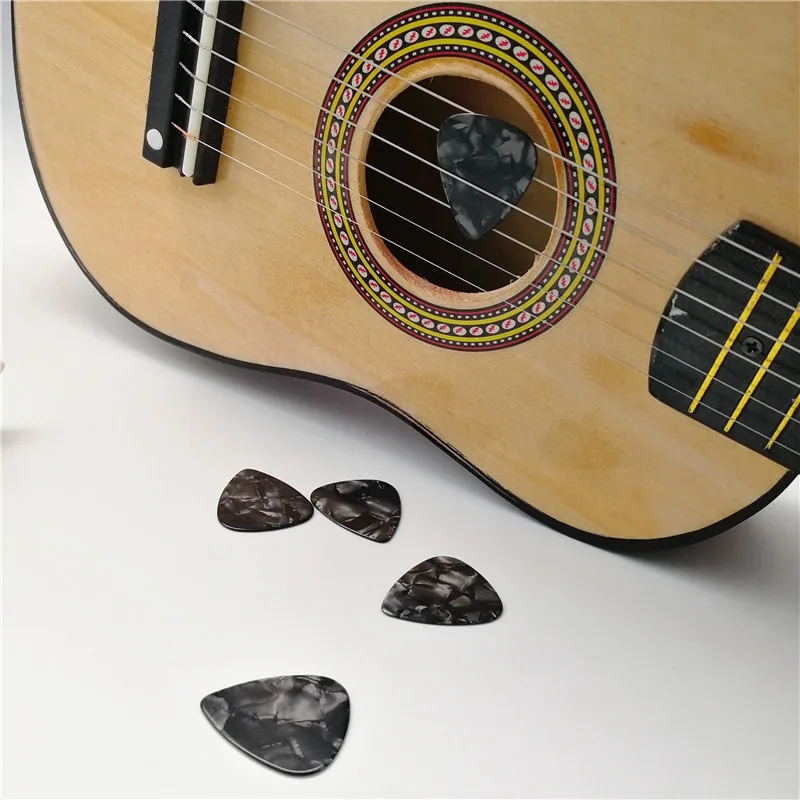 Black Pearl Celluloid Guitar Picks without Printing at Low Price