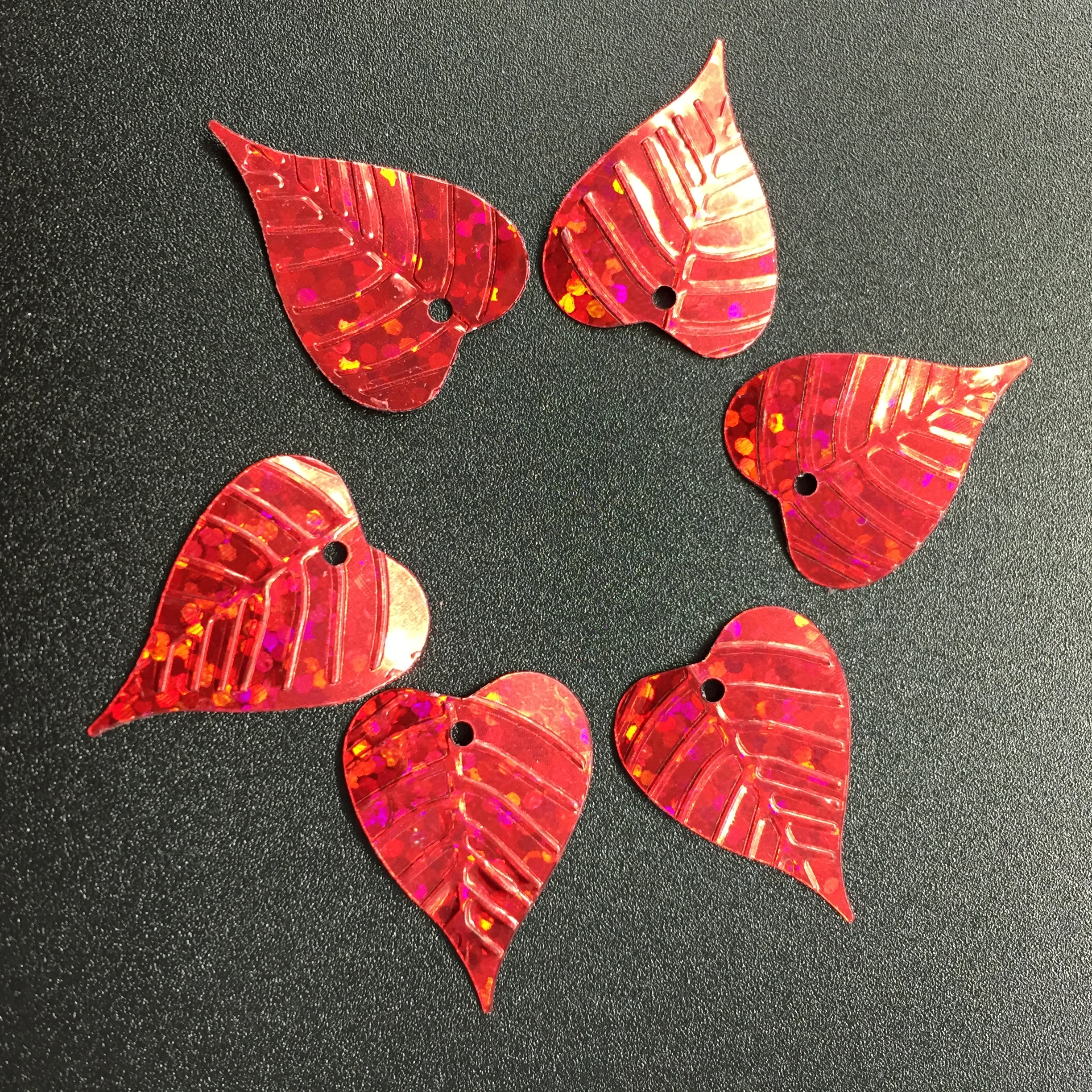 50g/lot PVC Leaf Sequins 15*20mm Sewing DIY Christmas Accessories For Crafts Blade Leaves With 1 Side Hole Laser Red | Дом и сад