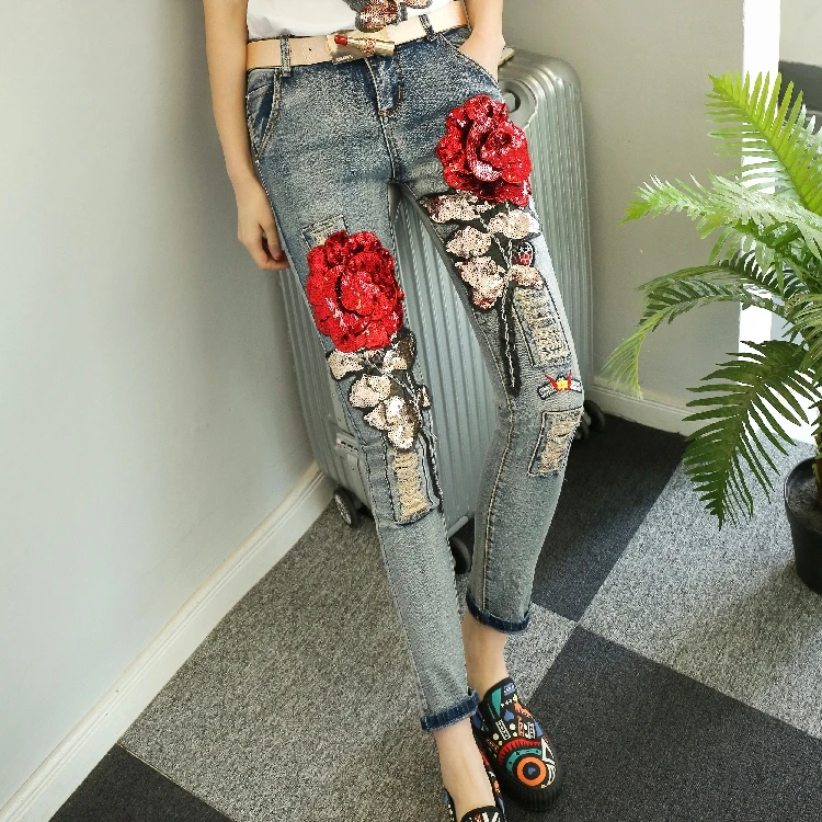 Танцевальные крылья Европейская мода тонкие джинсовые брюки винтажные красные розы с блестками женские рваные узкие джинсовые брюки-карандаш