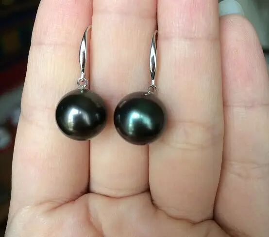 

A PAIR 10-11MM NATURALTAHITIAN BLACK PEARL EARRING