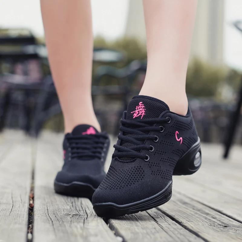 Для женщин тапки Обувь для танцев с плетением для дышащая удобная обувь в стиле джаз; Большие размеры женские для фитнеса Танцы высококачественные туфли на плоской подошве спортивная обувь