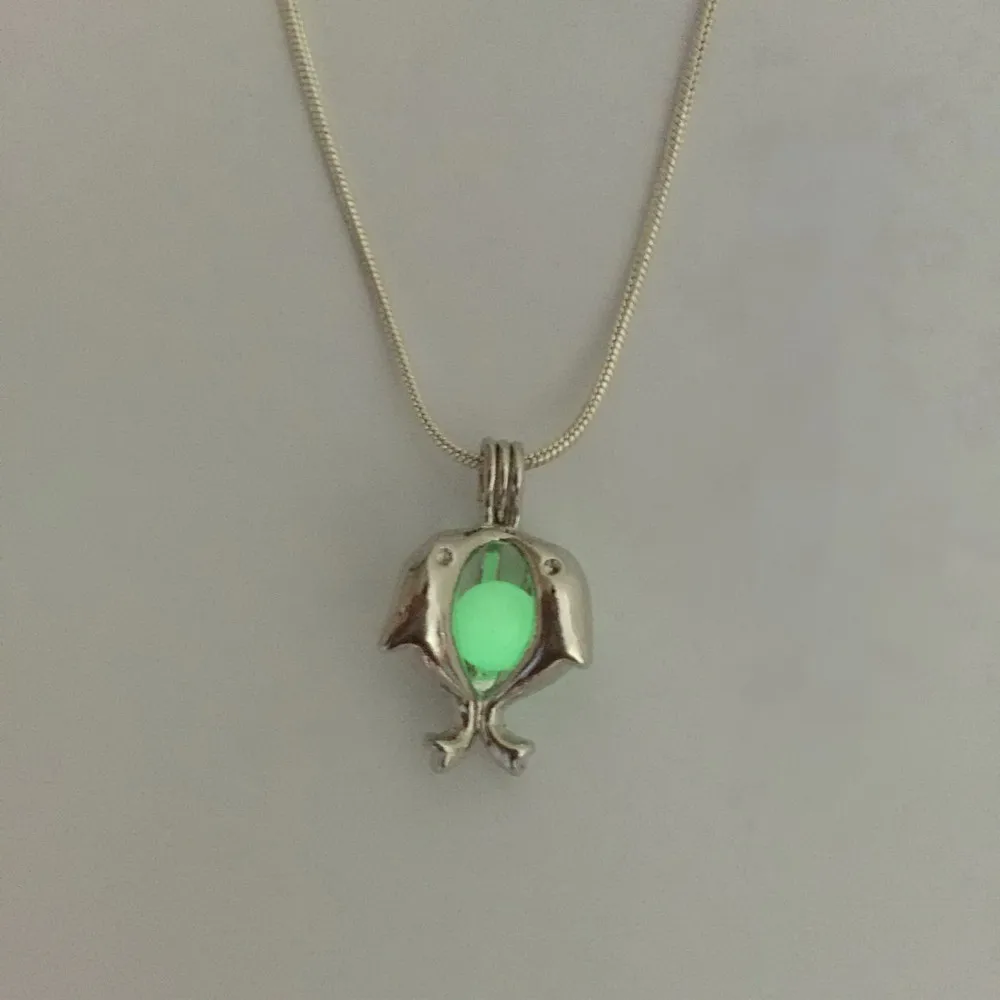 With Green Light Bead Double Dolphin Necklace
