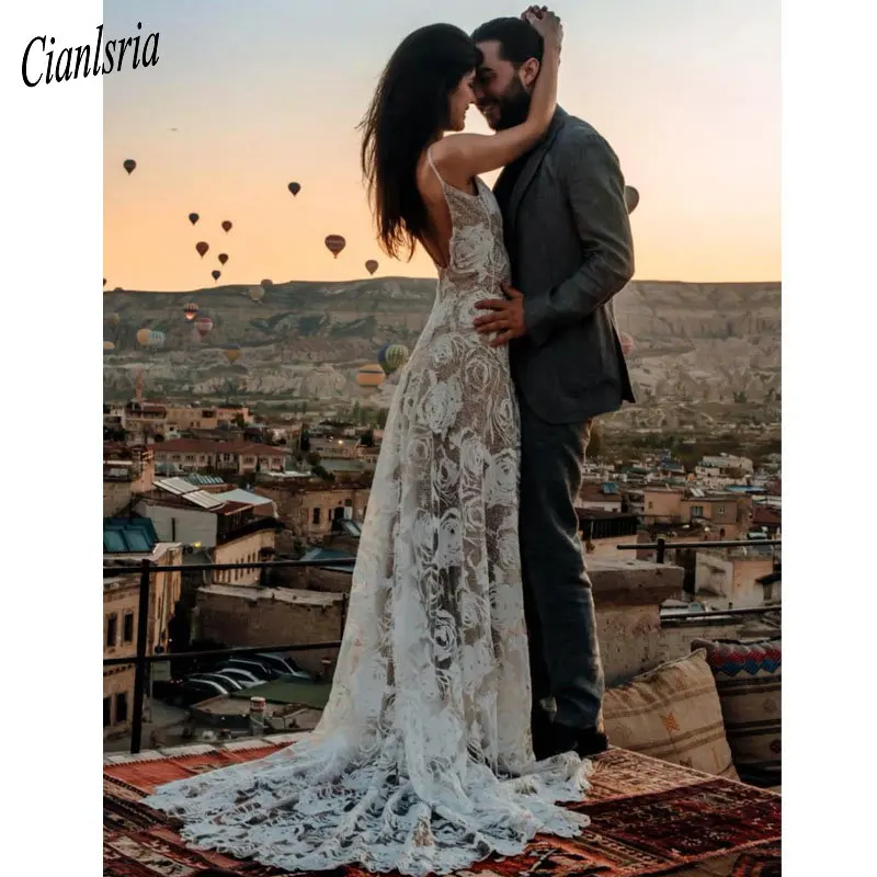 

Sexy Backless Lace Beach Wedding Dress Bohemia Vestido De Noiva 2019 Spaghetti Straps Vintage Boho Wedding Gowns
