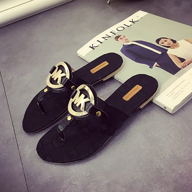 

Summer New Fashion Sandals Woman Metal Studded Flat Slippers Light Weight Anti-Slippery Beach Shoes Mujer JINBEILE