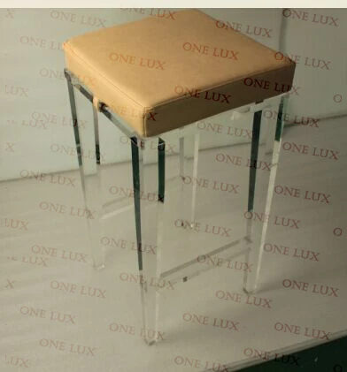 واحد لوكس سيت للبار مستدق الساق مربع مخصصة أعلى. acrylic barchairs الغرور البراز ، البرسبيكس العثماني مع وسادة واحد لوكس سيت للبار مستدق الساق مربع مخصصة أعلى. acrylic barchairs الغرور البراز ، البرسبيكس العثماني مع وسادة