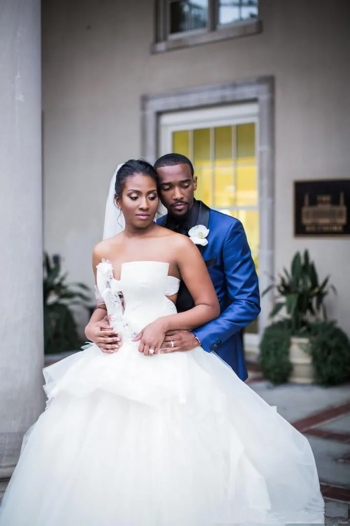 african-wedding-dresses-2017-strapless-applique (1)_