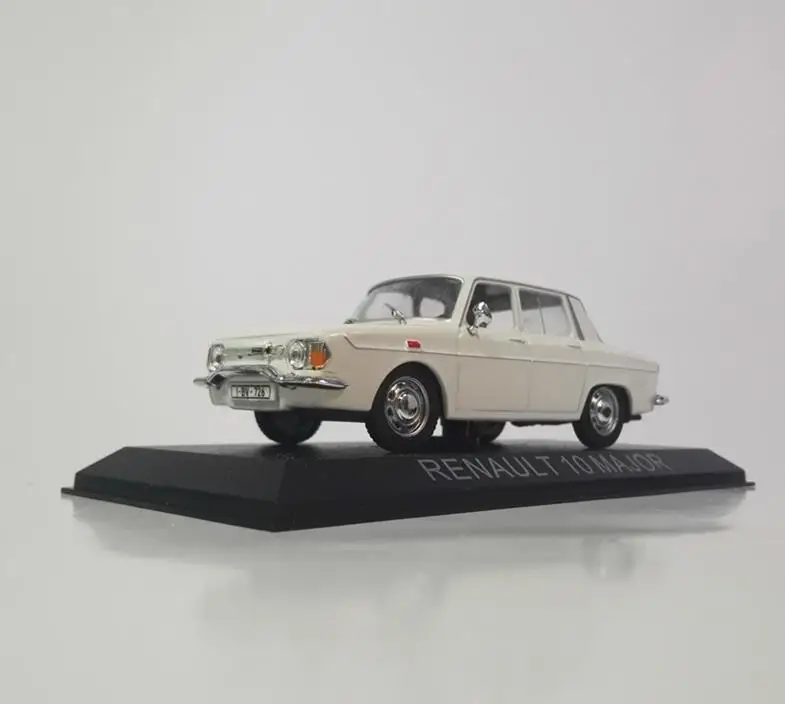 Модель автомобиля RENAULT с высокой симуляцией масштаб 1: 43 Игрушечная модель из