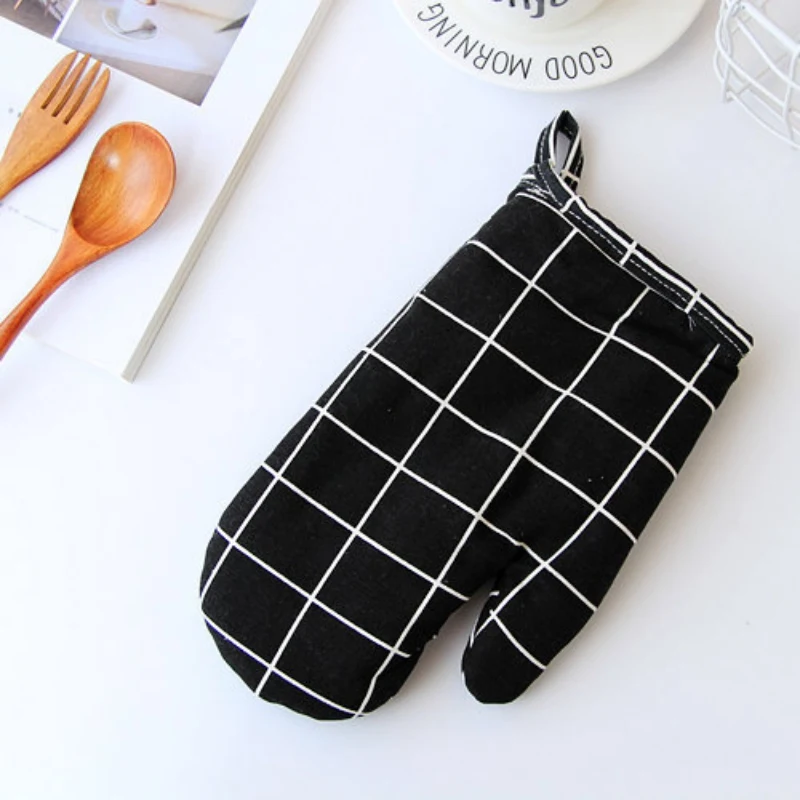 1Pcs Kitchen font b Glove b font Cotton Heatproof Mitten Cooking Microwave Oven Insulated Non slip