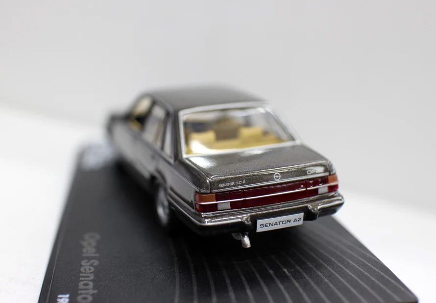 Фабричный 1:43 OPEL Senator A2 1982-1986 игрушечный автомобиль из сплава, игрушки для детей, литая модель автомобиля, подарок на день рождения