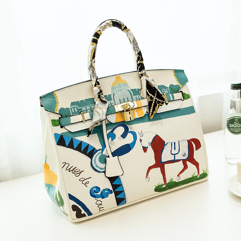 

2019 new Year's gift designer Original hand-painted package Personality spoof Graffiti horse Platinum Package35CM white large