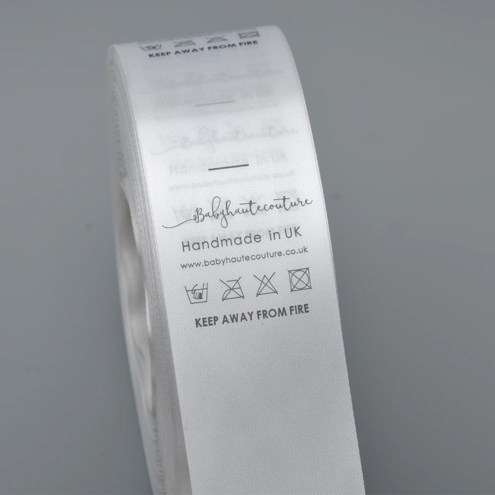 40 мм 1,5 дюймов индивидуальный дизайн Белый Уход за одеждой этикетка атласная одежда размер бирки моющиеся этикетки в рулоне