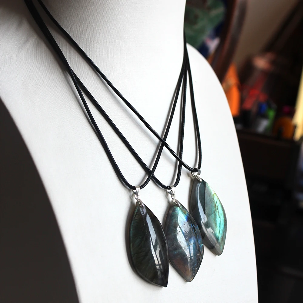 Natural Irregular Labradorite crystal pendant Necklace Moonstone Sunstone Pendant Divination Spiritual meditation Yoga Jewelry