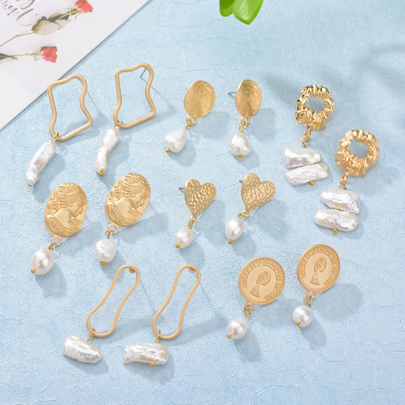 

Artilady Korean Earrings Pearl Stud Earrings for Women Gold Ear Studs for Jewelry Party Gift