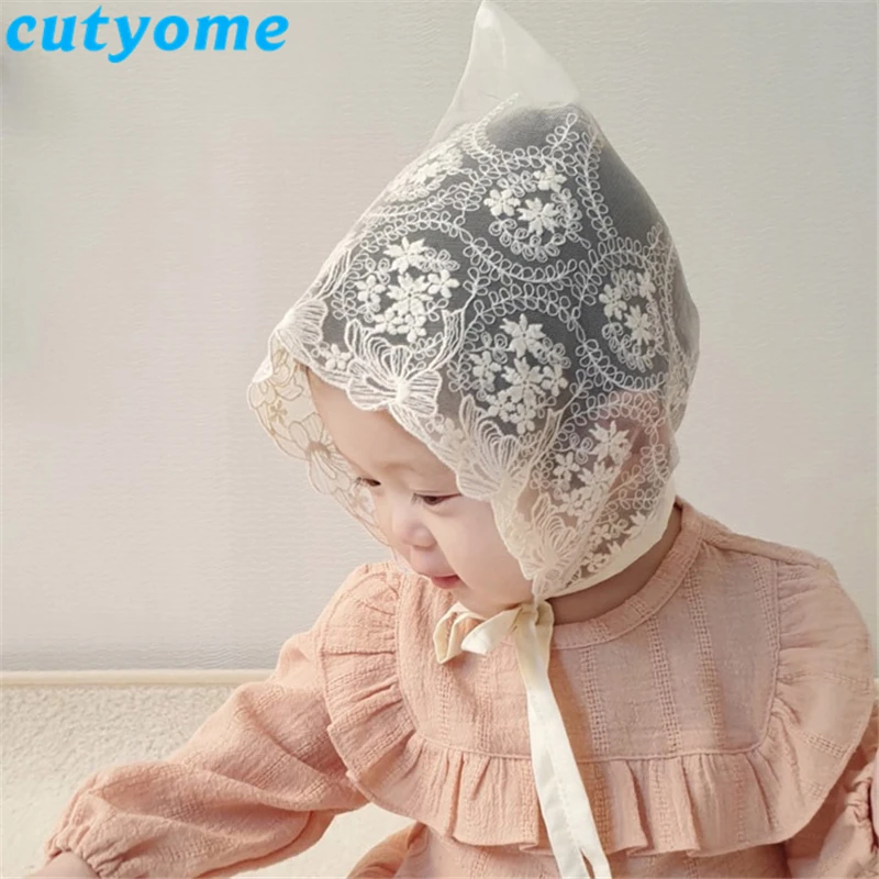 

Baby Girls Lace Cap 2019 Autumn New Korean Newborn Baby Photography Props Flower Bonnet Hat Kid Princess White Cotton Caps 0-18M