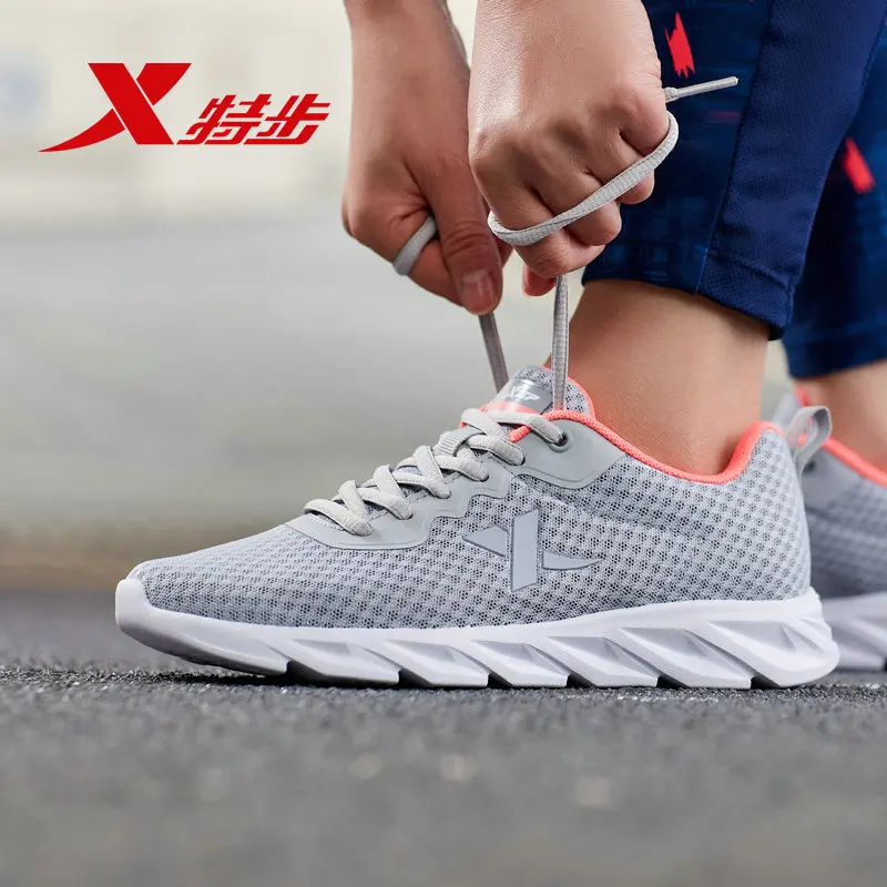 Xtep/Женская обувь для бега летние легкие дышащие Спортивные кроссовки из