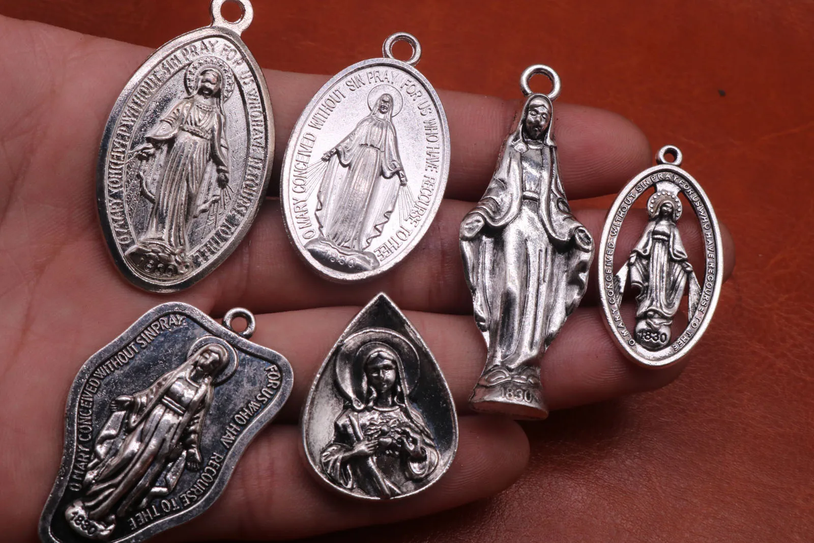 Wholesale 10PCS religious accessories accessories Saint Marie Pendant Jesus cross accessories