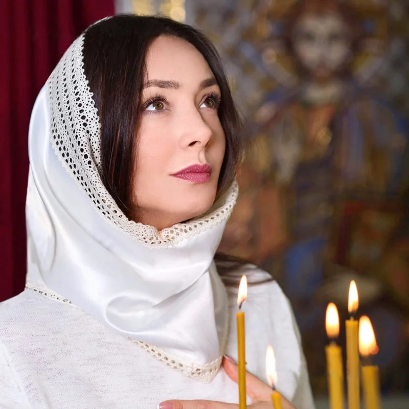 Couverture Small Size ring Embroidery scarf Catholic Church white Lace Satin Mantilla Chapel Infinity Veil with a sewn-in clip 3