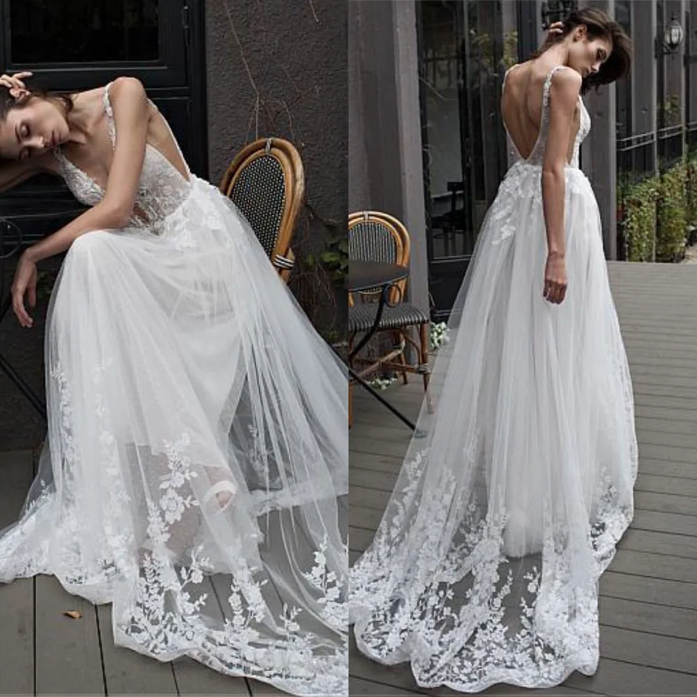 

Fabulous Tulle Deep V-neck Neckline A-line Wedding Dress With Lace Appliques & Beadings Long Bridal Dress Gowns 2019
