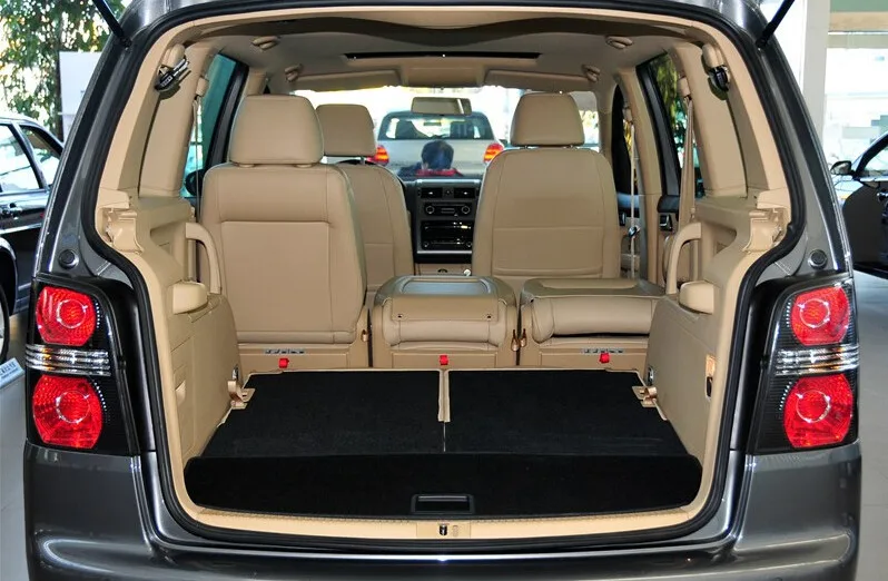 4PièCes Voiture Cuir Tapis de Sol pour TOU-ran 7Seat 2004-2017(LHD), Avant  ArrièRe Antidérapant Moquette Doublure Tapis Interieur Accessoires,E/Coffee