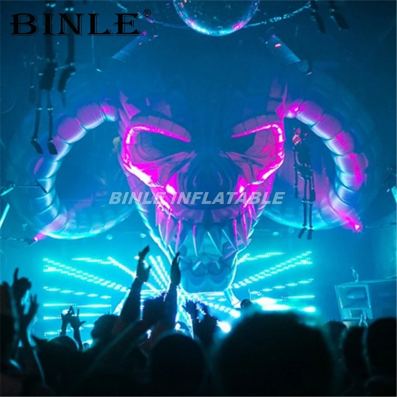 Hot sell giant bending halloween hanging inflatable skull skeleton head green door arch for party decoration