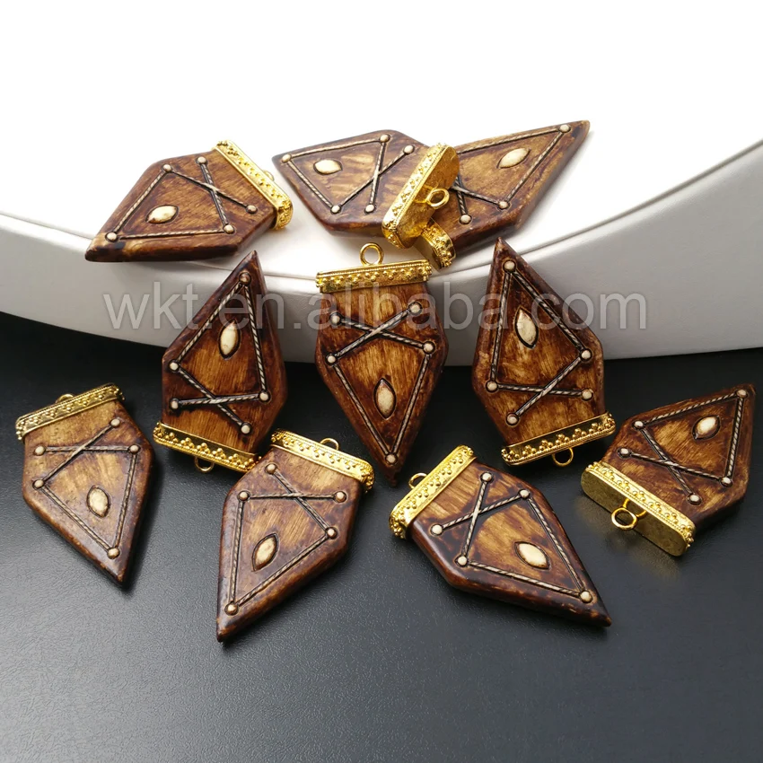 

WT-P978 5 pieces/lot wholesale unique design engraving pendant gold-plated, brown resin arrow shape pendant necklace