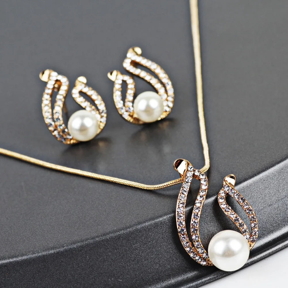 

Women's Elegant Vintage Steed Necklace Statement Earrings Jewelry Set