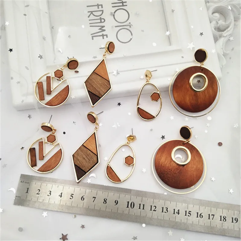 

2019 New Spring&Summer New Euramerican National Wind Earring Personality Circular Stitching Earring Lady Wood Earrings Wholesale