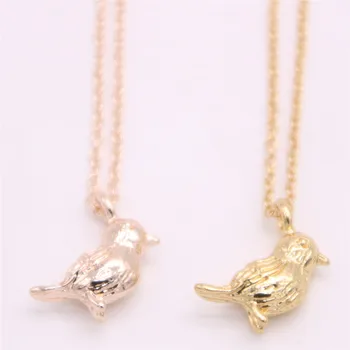 

Trendy bird Animal Shapes pendant necklace Three-dimensional sparrow pendant necklace designed for women
