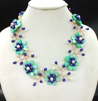 

Charm shell flower necklace.
