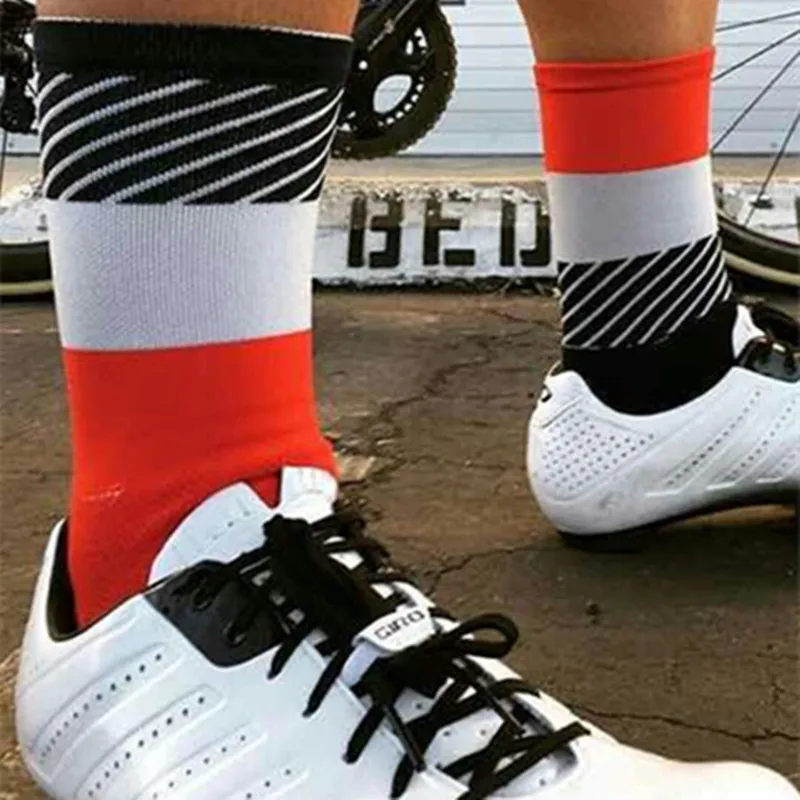 2018-Professional-brand-sport-socks-Breathable-Road-Bicycle-Socks-Outdoor-Sports-Racing-Cycling-Socks-compression-socks.jpg_.webp_640x640