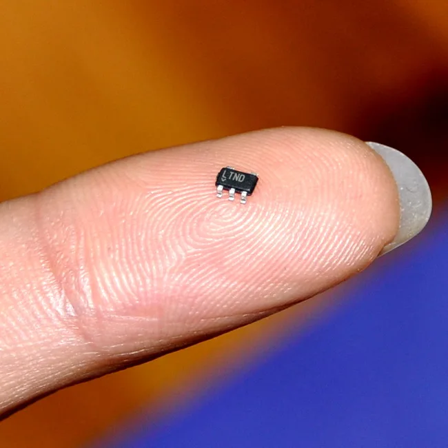 ( 2 pcs/lot ) 1K to 33MHz Simple Precision Oscillator IC LTC1799in