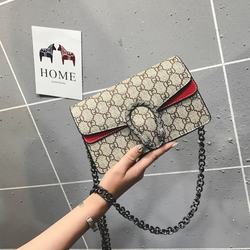 High quality luxury lady bag 2019 New Retro PU lock lady Single Shoulder Bag Fashion printing chain oblique Bag