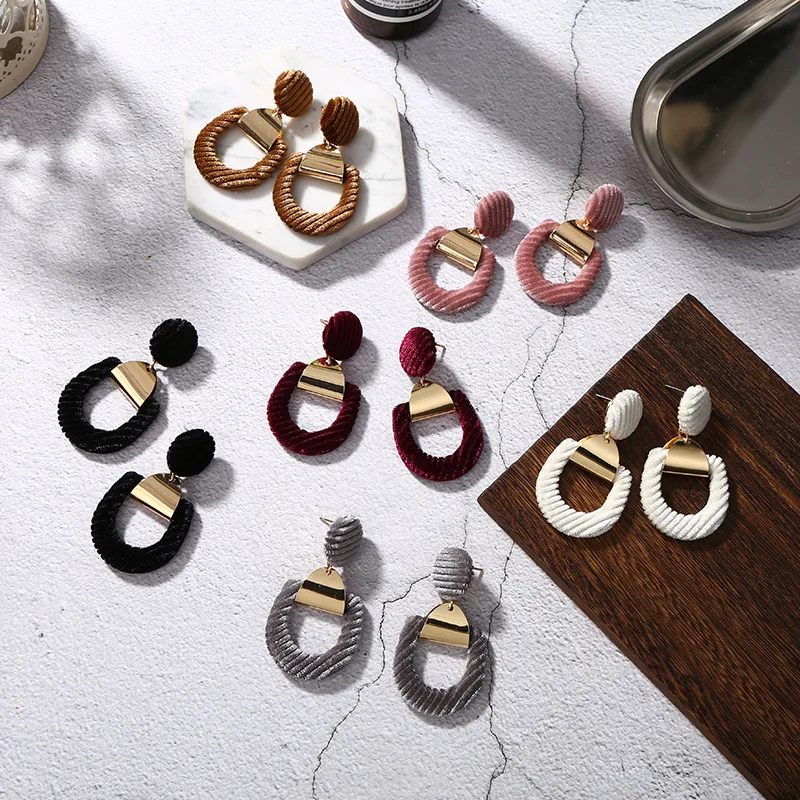 

H:HYDE 2019 Plush Earrings For Women New Temperament Vintage Alloy White Black Big Circle Velvet Pendant Earring Unique Jewelry